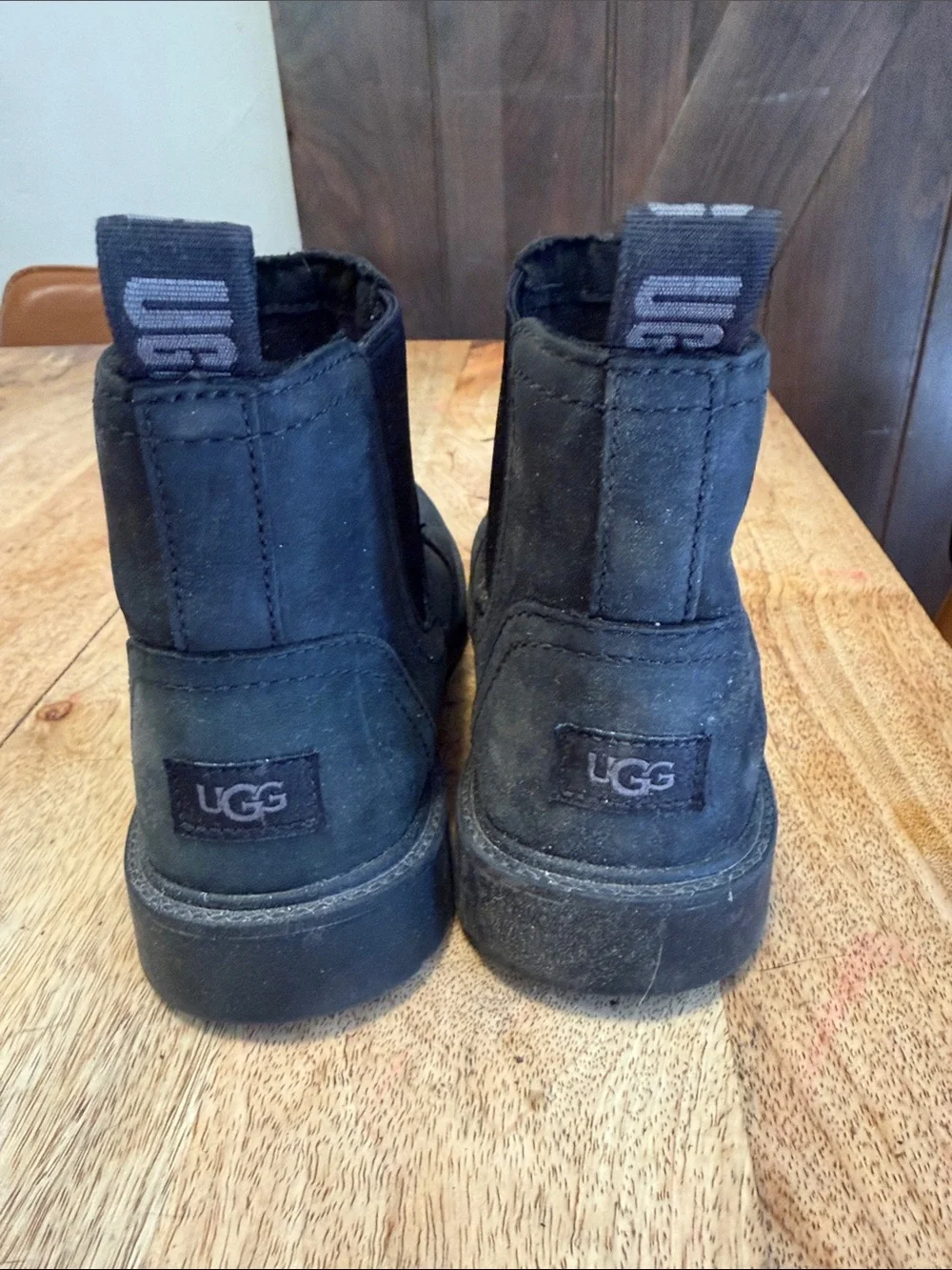 UGG Kids Chelsea Black Boots US2 unisex